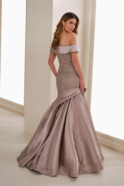 IVONNE D MOTHERS #ID1409